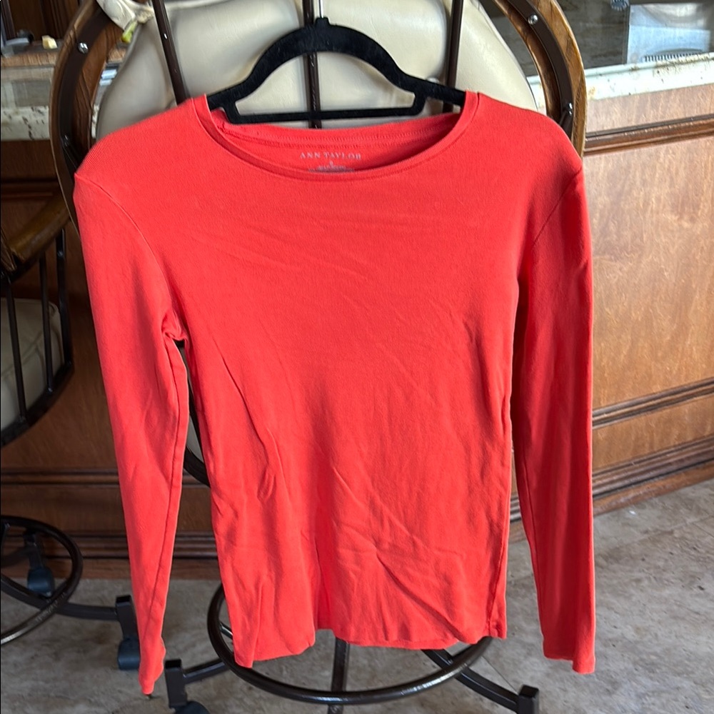 Ann Taylor Red Fitted Long Sleeve Tee